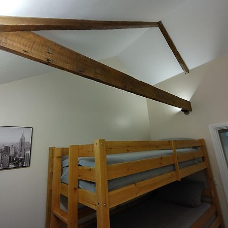Queens Holiday Apartment Pembroke Dock Esterno foto