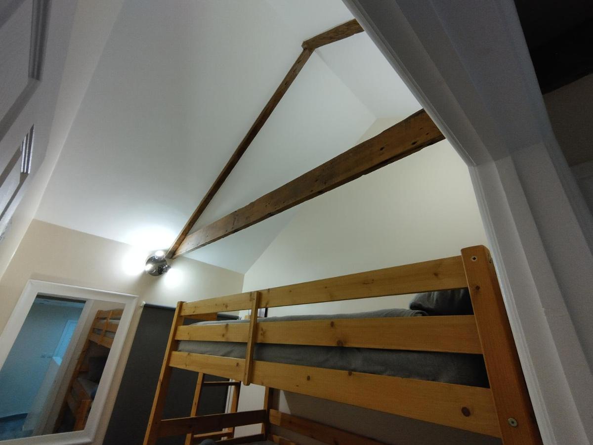 Queens Holiday Apartment Pembroke Dock Esterno foto